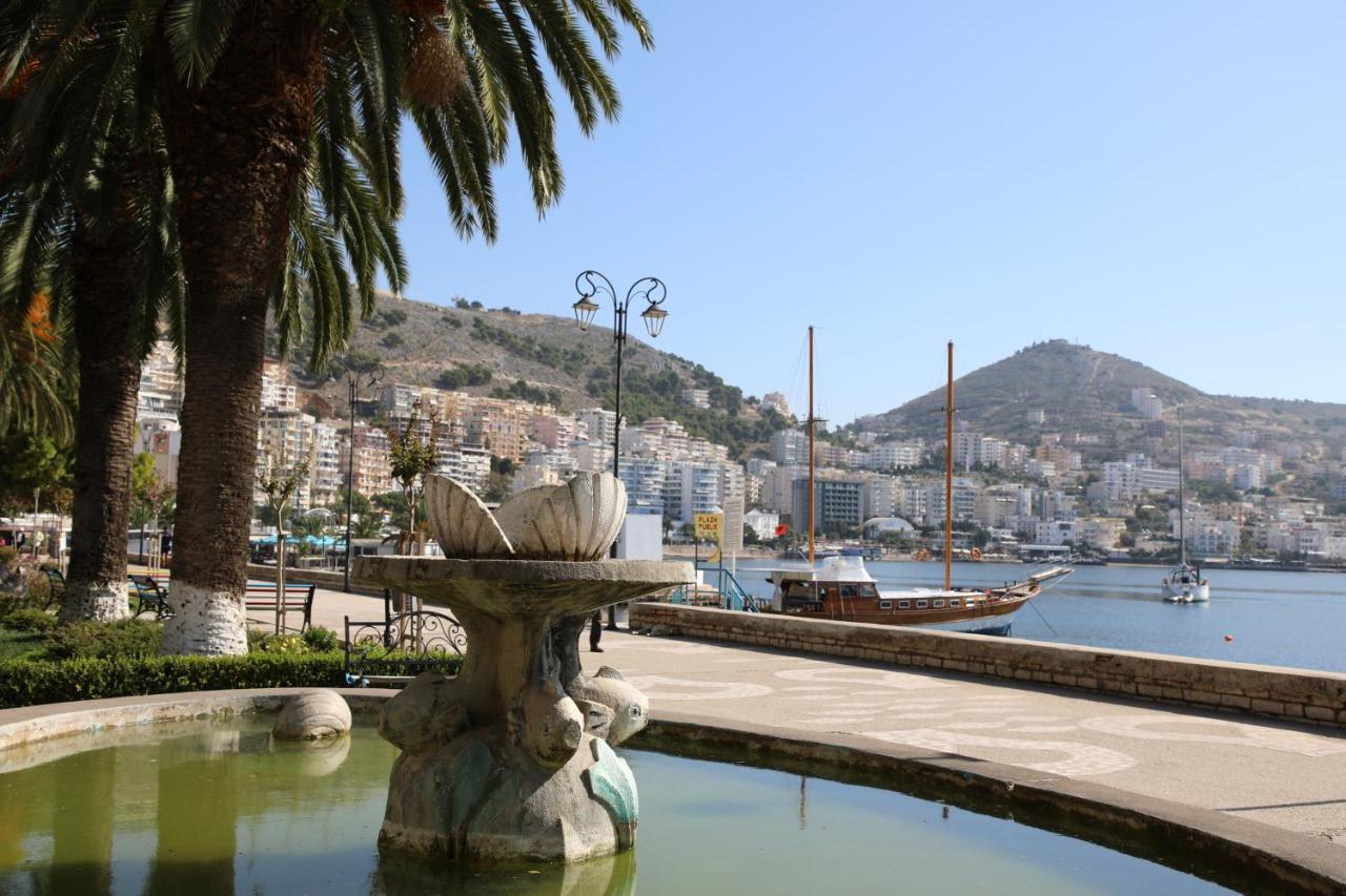 Luxury Seafront Apartments Sarandë Buitenkant foto