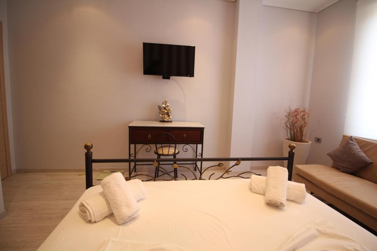 Luxury Seafront Apartments Sarandë Buitenkant foto