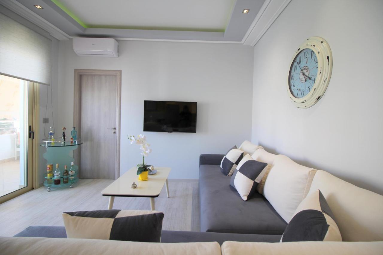 Luxury Seafront Apartments Sarandë Buitenkant foto