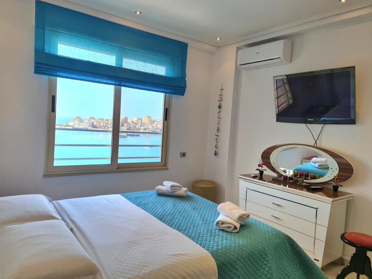 Luxury Seafront Apartments Sarandë Buitenkant foto