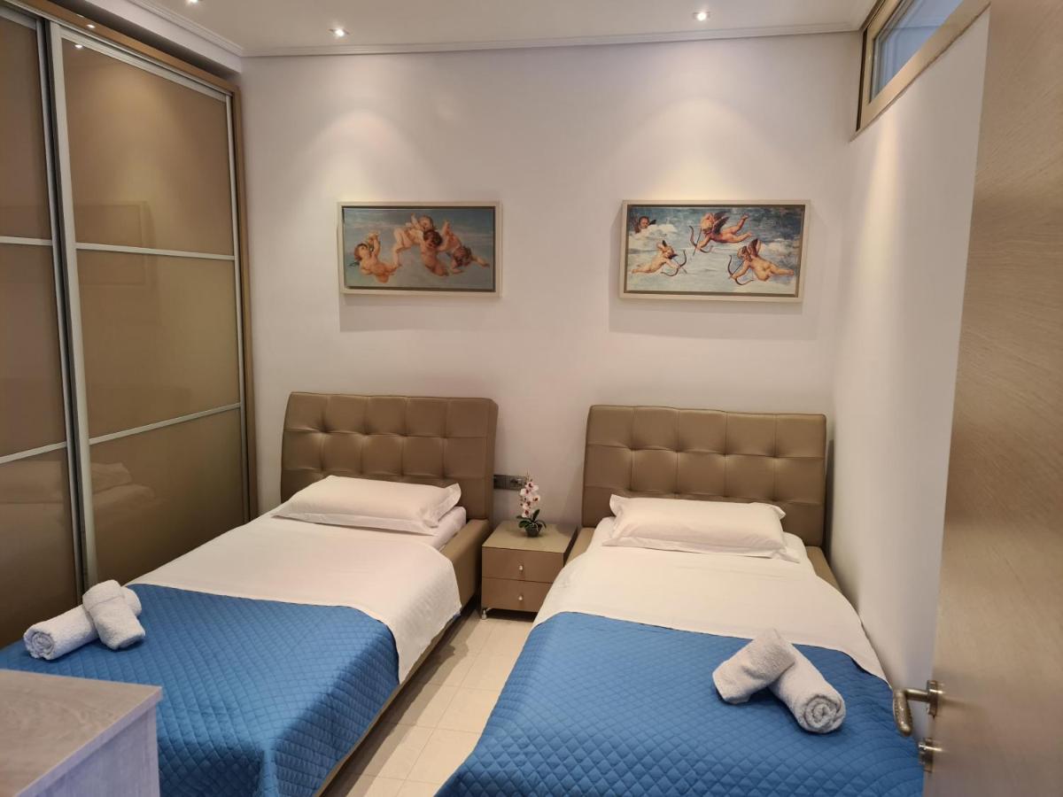 Luxury Seafront Apartments Sarandë Buitenkant foto
