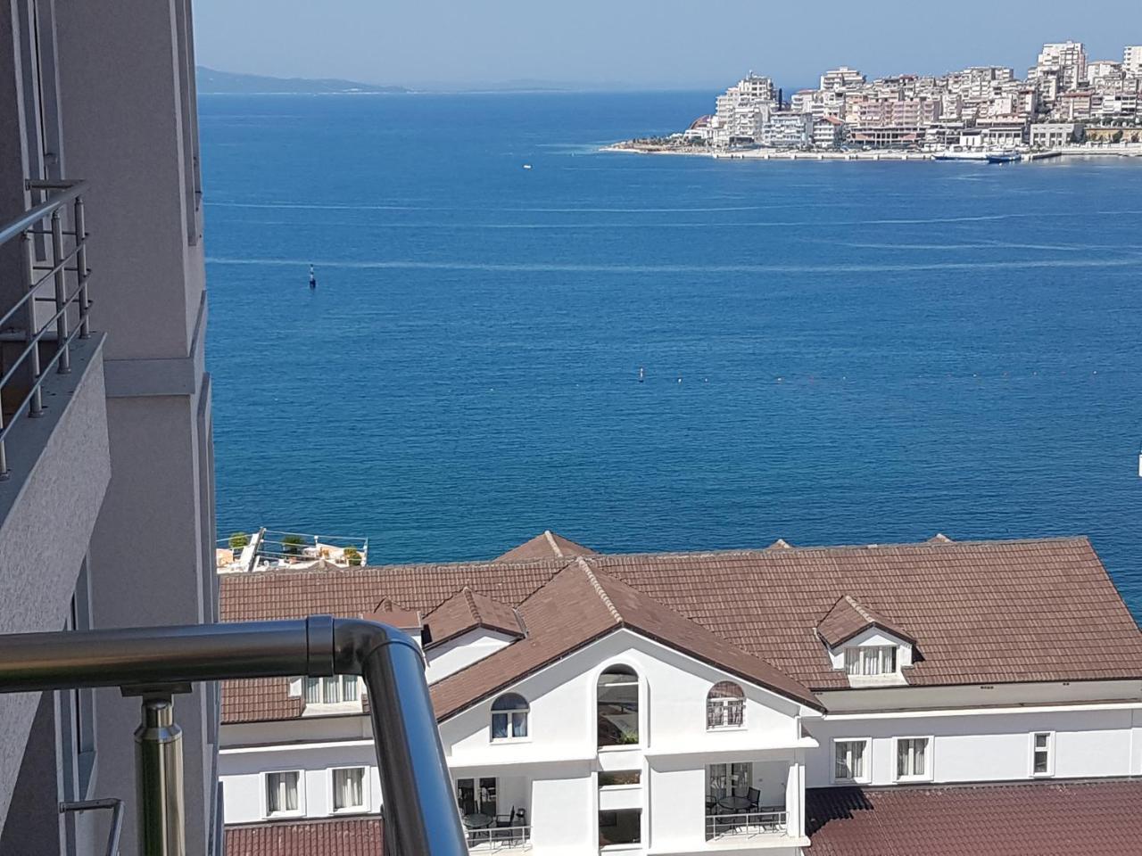 Luxury Seafront Apartments Sarandë Buitenkant foto