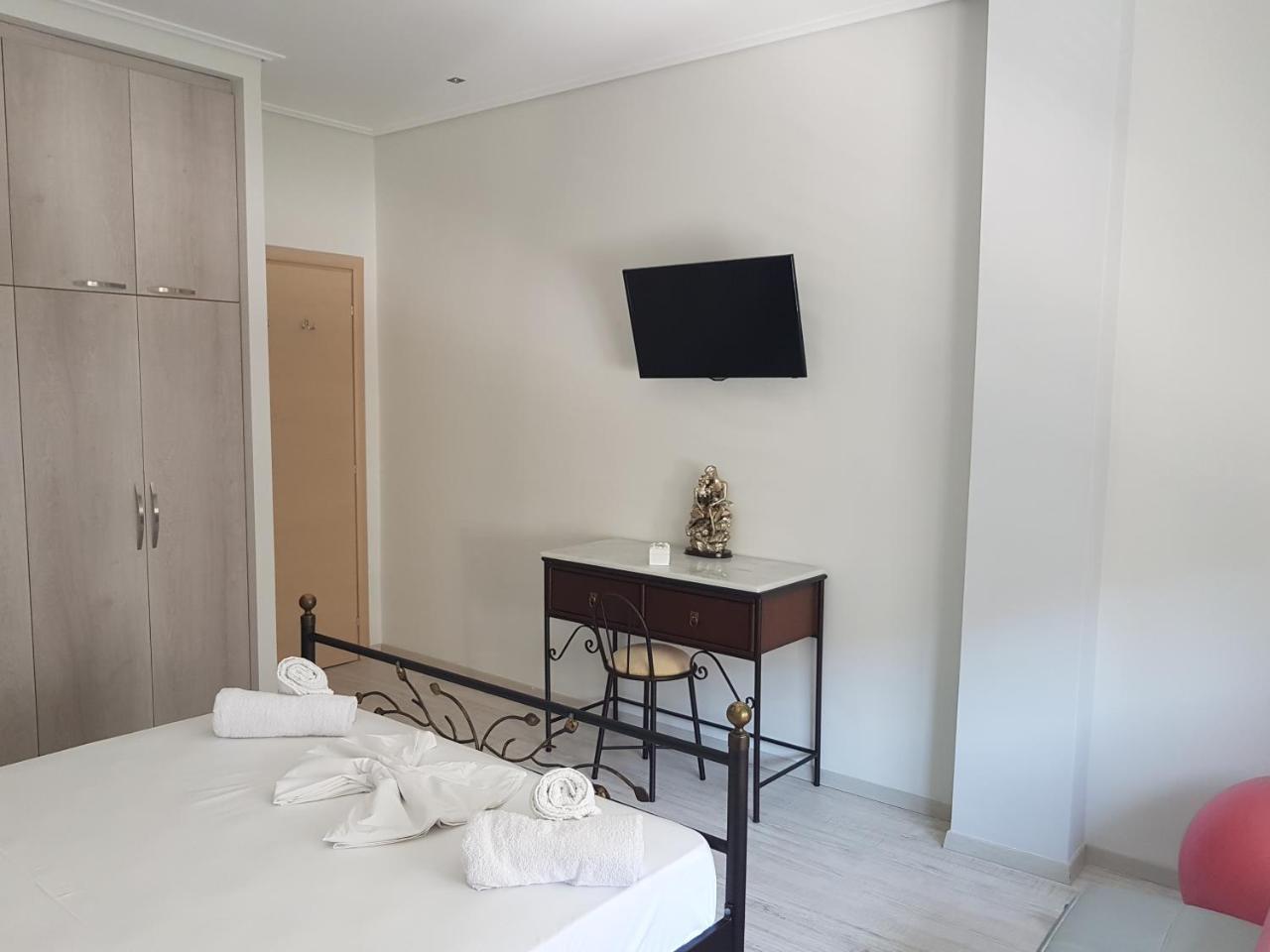 Luxury Seafront Apartments Sarandë Buitenkant foto
