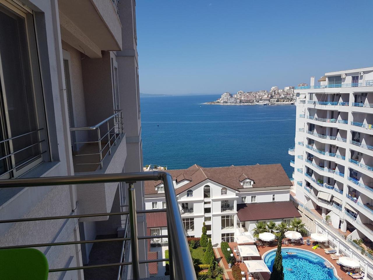 Luxury Seafront Apartments Sarandë Buitenkant foto