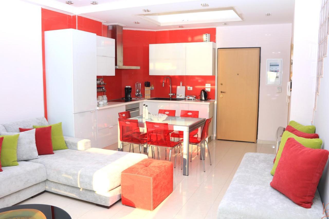 Luxury Seafront Apartments Sarandë Buitenkant foto