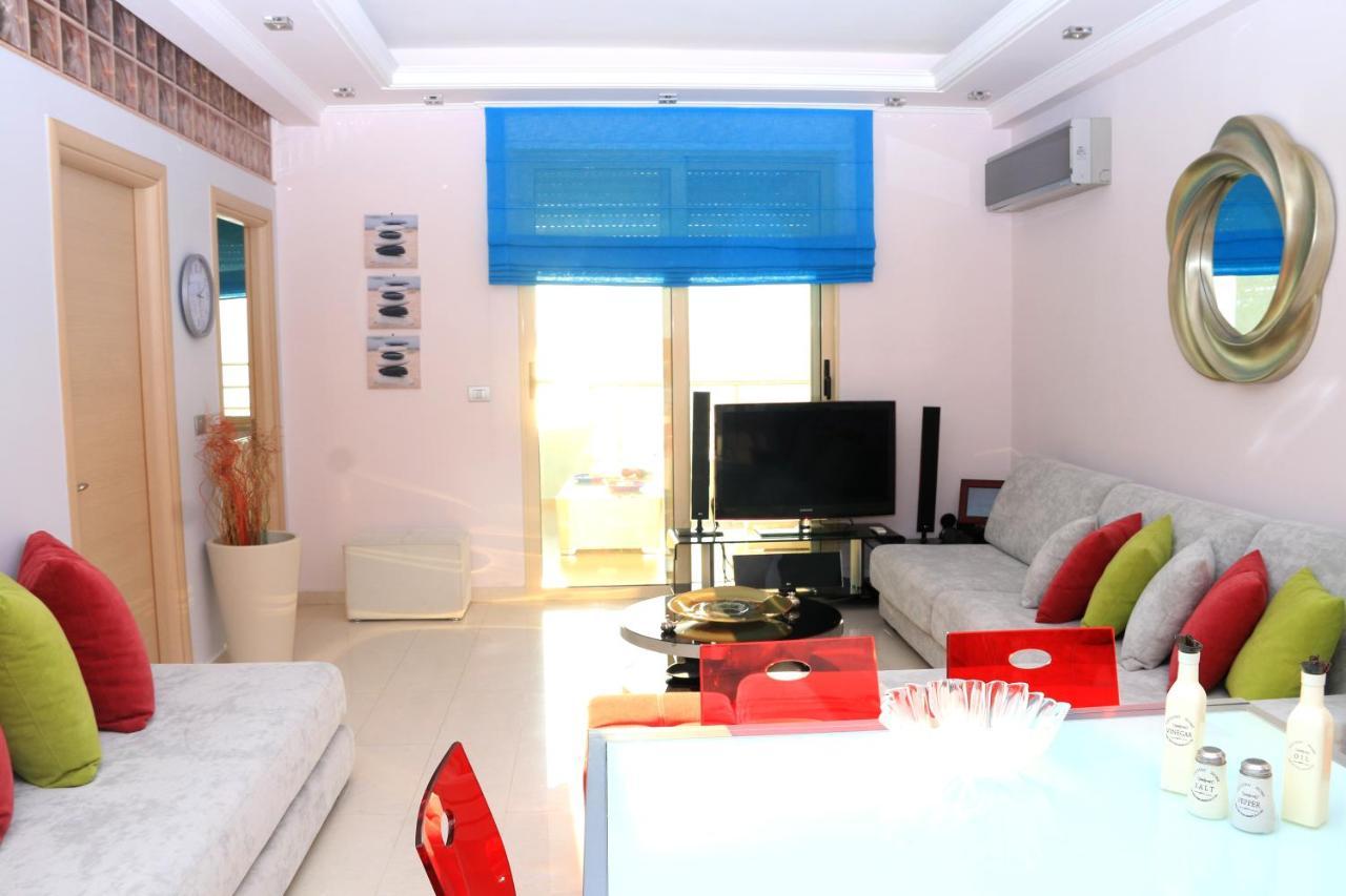 Luxury Seafront Apartments Sarandë Buitenkant foto
